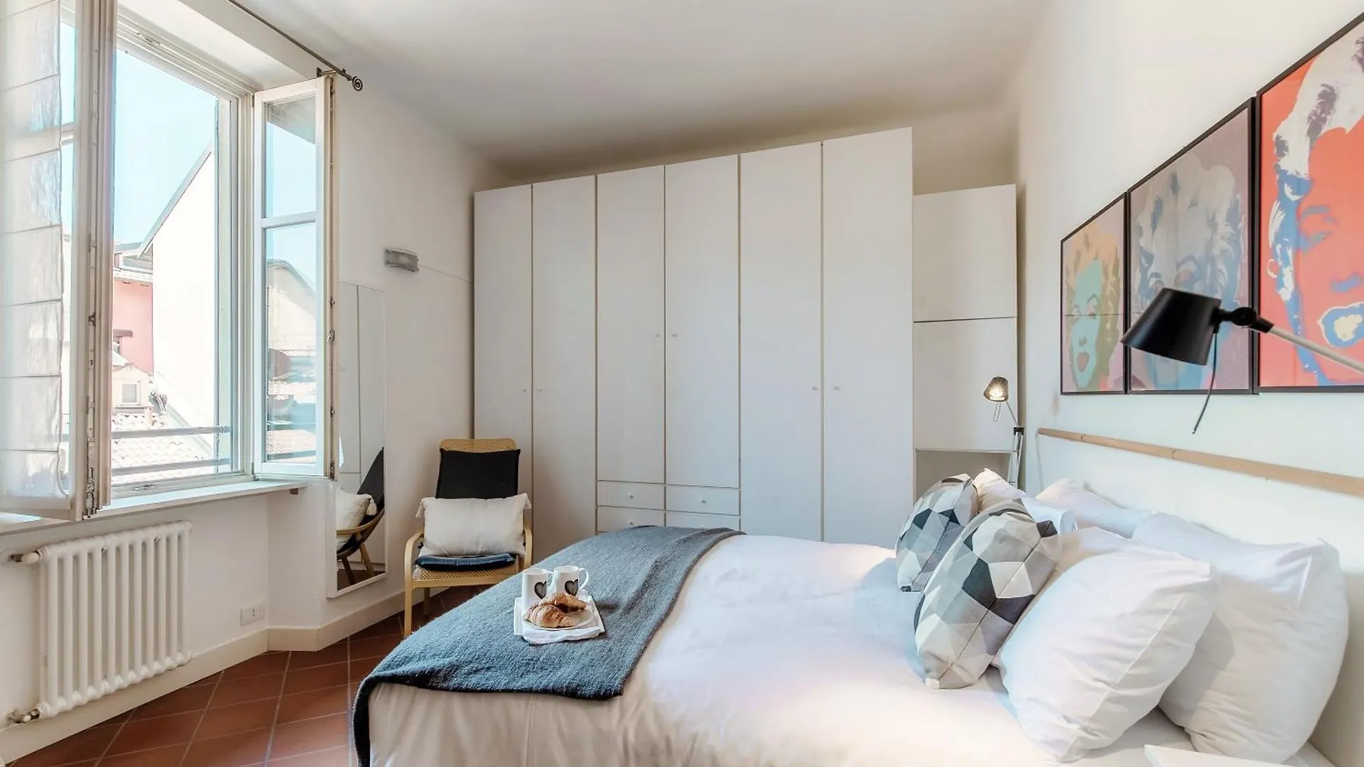 Flipping Flat - By MyhomeinCôme Italia